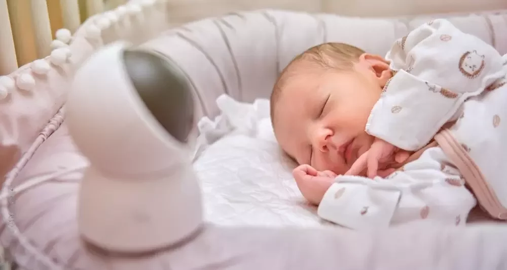 Support universel de caméra pour bébé, se fixe aux étagères de lit